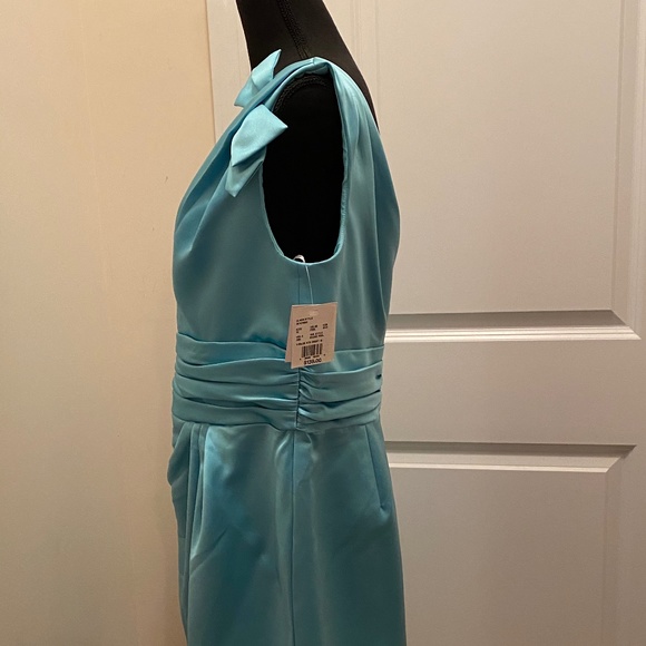 David's Bridal One Shoulder Pool Bridesmaid Dress - Picture 4 of 8